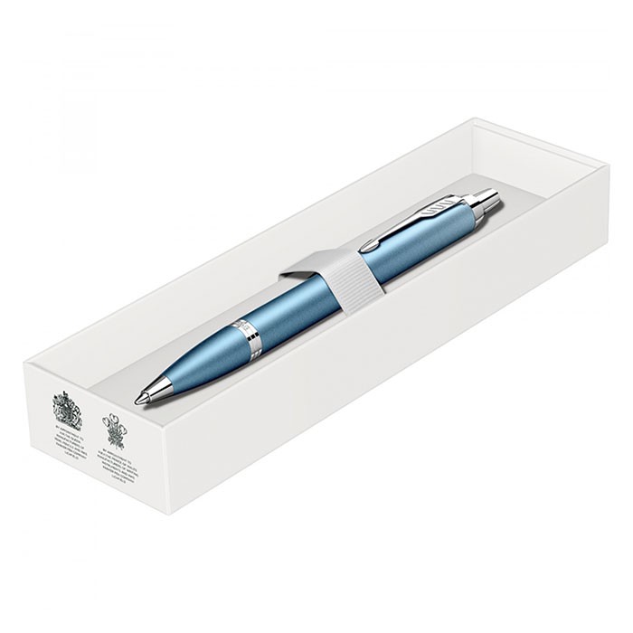 Pix-Parker-IM-Royal-Rituals-albastru-cu-accesorii-cromate