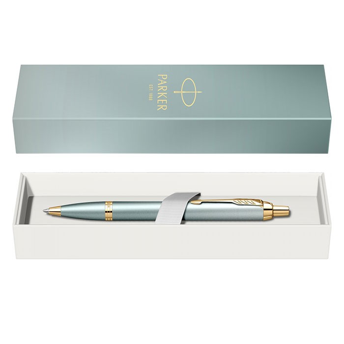 Pix-Parker-IM-Royal-Rituals-verde-turcoaz-cu-accesorii-aurii